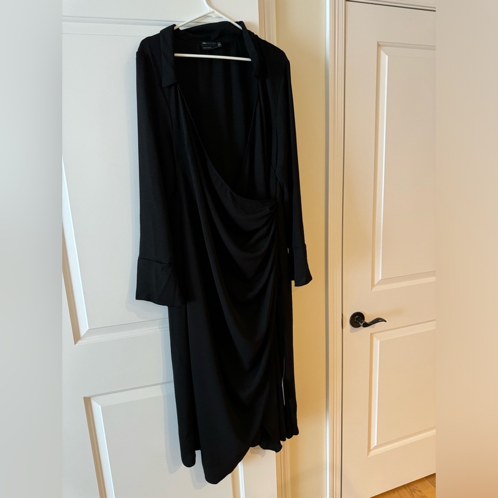 Black long sleeve dress